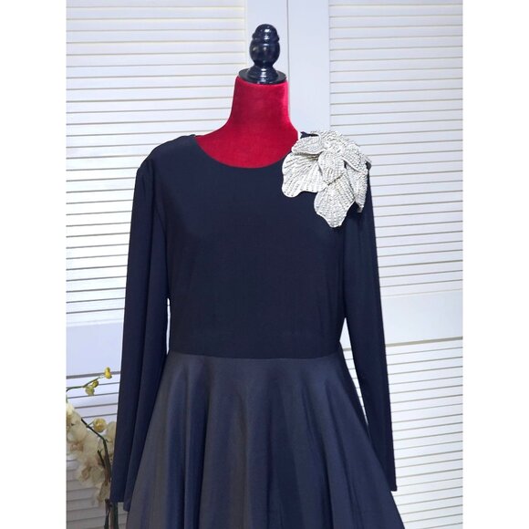 NWT Mac Duggal Women's Black Taffeta Ballgown 3D Rhinestone Flower Size 14 2809 - Picture 14 of 16